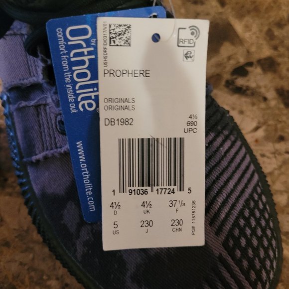 New without Box!    Adidas Prophere Bleached Black Shoes - Picture 1 of 7